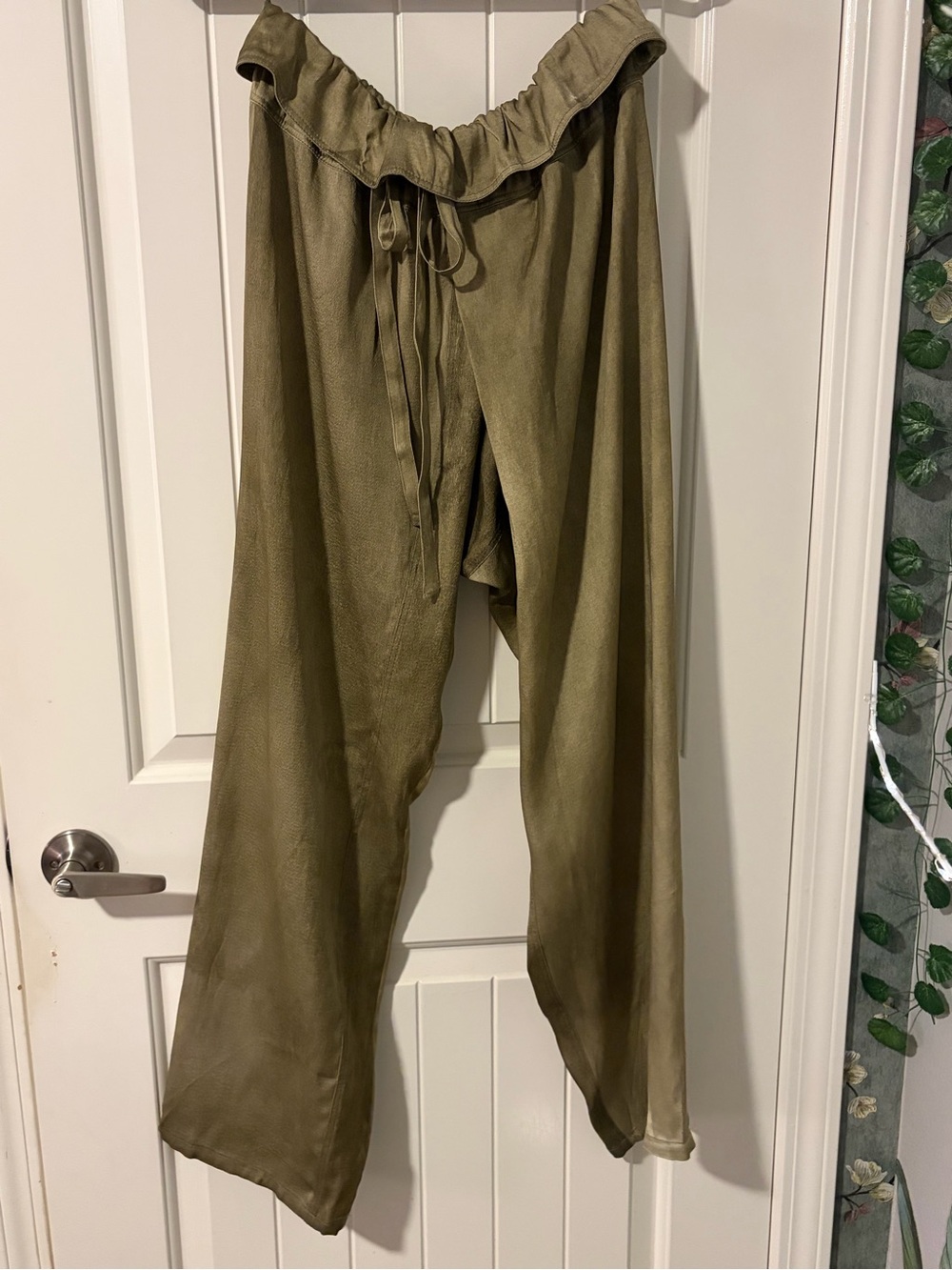 Zara Wide-Leg Drawstring Pants in Olive M - Picture 7 of 9